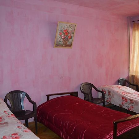 Parisis B&B in Alaverdi Buitenkant foto